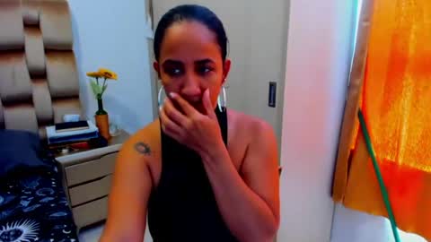 Snapshot of emperatriztapia chatting on July 16, 6:03 pm emperatriztapia online show from July 16, 6:03 pm
