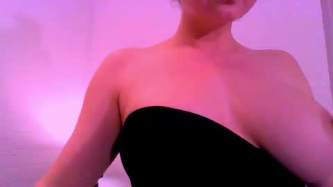 Snapshot of empierce chatting on May 30, 8:06 pm M online show from May 30, 8:06 pm