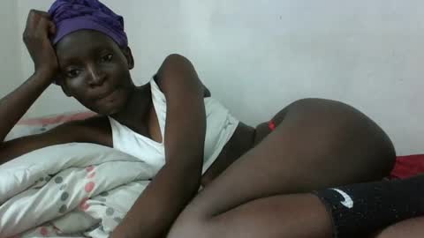 Snapshot of empress_ivy1 chatting on July 18, 7:01 am empress_ivy1 online show from July 18, 7:01 am