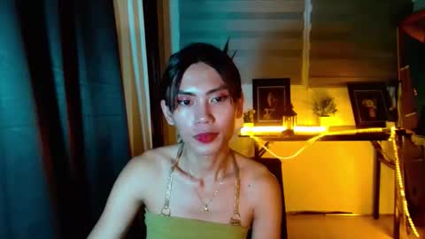 im TIARA online show from April 24, 8:50 am