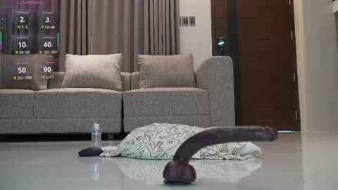 empress_yang online show from July 1, 5:20 am