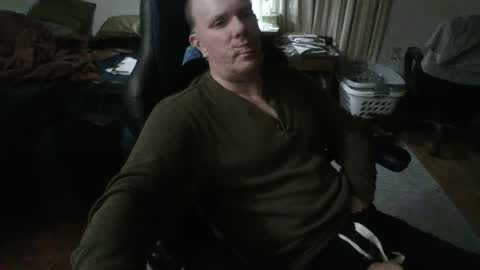 Snapshot of emsguy1 chatting on February 20, 5:23 am Matt online show from February 20, 5:23 am