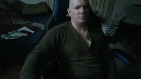 Snapshot of emsguy1 chatting on February 25, 5:52 am Matt online show from February 25, 5:52 am