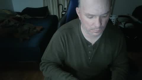 Snapshot of emsguy1 chatting on March 10, 4:07 am Matt online show from March 10, 4:07 am