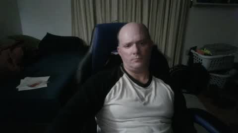 Snapshot of emsguy1 chatting on October 6, 3:26 am Matt online show from October 6, 3:26 am