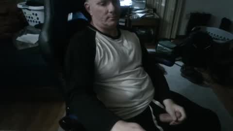 Snapshot of emsguy1 chatting on October 15, 4:45 am Matt online show from October 15, 4:45 am