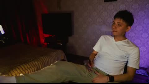 emveeboy96 online show from April 10, 7:07 pm