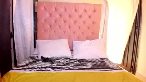 Snapshot of emy_bw chatting on December 3, 6:39 pm Emy New profile my other account was suspended follow me online show from December 3, 6:39 pm