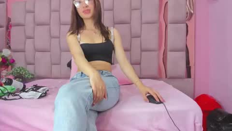 Snapshot of emy_latin chatting on October 25, 8:36 pm emy_latin online show from October 25, 8:36 pm