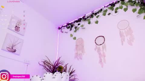 Emily online show from November 20, 9:36 pm