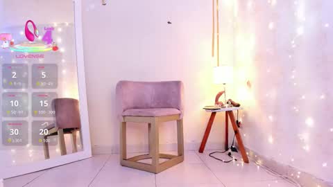 Snapshot of emylyjonhs chatting on November 14, 12:09 am EMYLY online show from November 14, 12:09 am