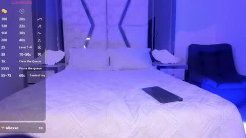 Snapshot of emysilver chatting on February 15, 11:14 pm Emy Silver online show from February 15, 11:14 pm