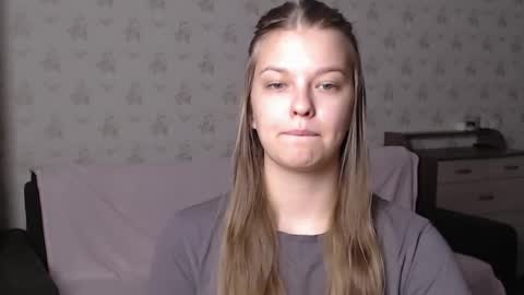 Snapshot of emysway chatting on November 13, 2:38 pm EmySway online show from November 13, 2:38 pm