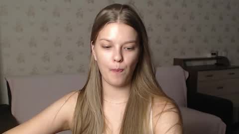 Snapshot of emysway chatting on December 22, 2:25 pm EmySway online show from December 22, 2:25 pm