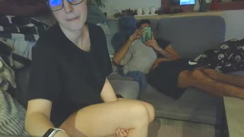 emyxxl online show from January 8, 1:41 am