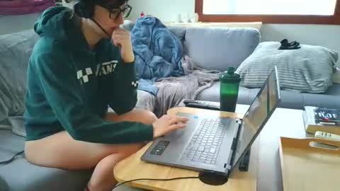 emyxxl online show from February 17, 1:29 pm