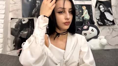 Snapshot of enasmelko chatting on October 23, 7:12 pm Amelia online show from October 23, 7:12 pm