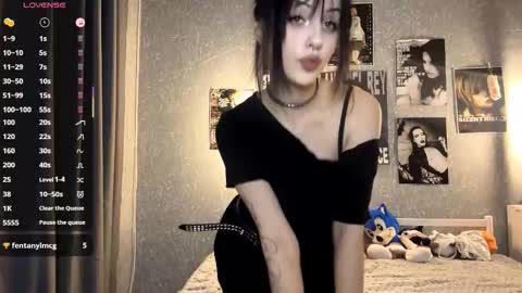 Snapshot of enasmelko chatting on November 24, 8:30 pm Amelia online show from November 24, 8:30 pm