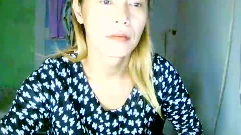 CHUN LY online show from September 22, 6:48 am