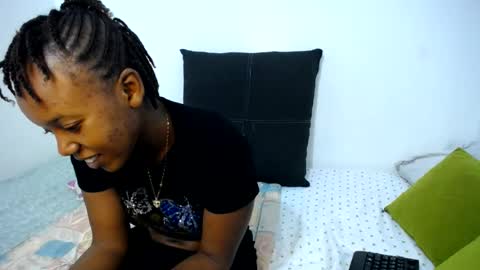 Vee online show from June 14, 7:16 pm