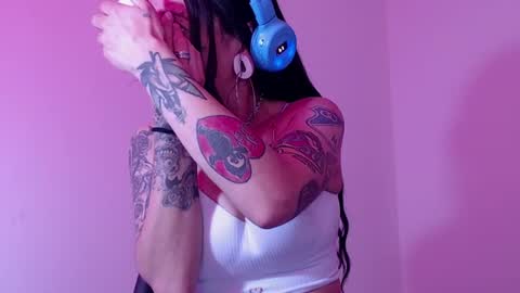Snapshot of enchantressqueen chatting on July 30, 5:34 pm EnchantressQueen online show from July 30, 5:34 pm