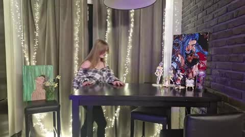 Alice online show from April 29, 9:32 pm