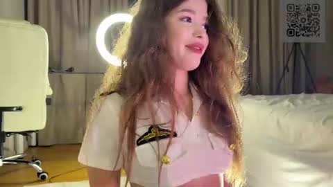 Snapshot of endlessmia chatting on July 10, 9:39 pm Mia online show from July 10, 9:39 pm