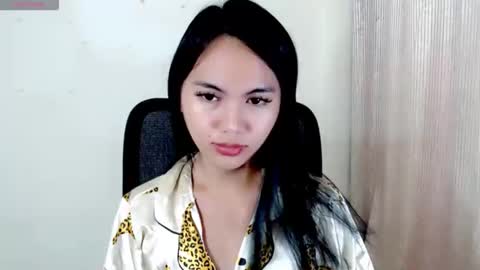 Snapshot of endlessmiax chatting on October 22, 5:41 am maria online show from October 22, 5:41 am