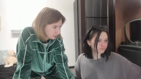 endycorry online show from April 27, 9:46 pm