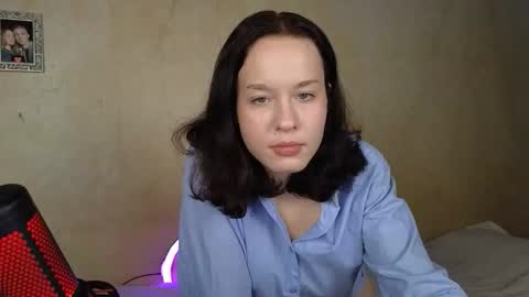 Missis And Mister Fox online show from December 20, 10:33 am