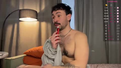 Snapshot of enen_glo chatting on January 11, 11:37 am Enen online show from January 11, 11:37 am