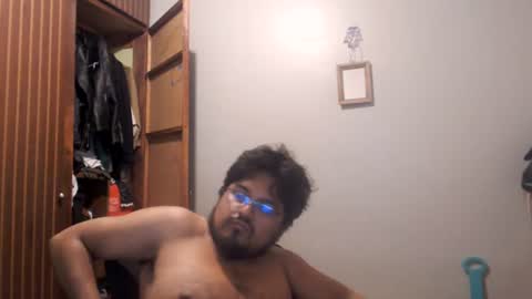 Snapshot of engineer_model_2022 chatting on July 5, 6:20 am engineer_model_2022 online show from July 5, 6:20 am