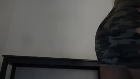 Snapshot of english_rose__ chatting on February 23, 9:39 am Rosie online show from February 23, 9:39 am