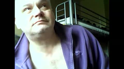 englishguysurrey online show from December 3, 10:50 am