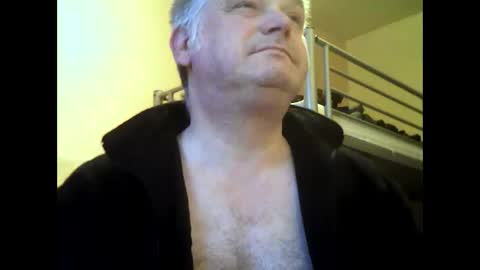 englishguysurrey online show from January 9, 8:13 am