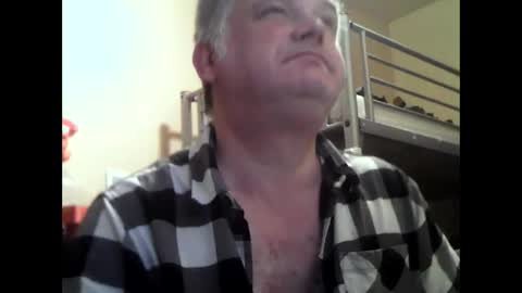 Snapshot of englishguysurrey chatting on October 24, 5:59 am englishguysurrey online show from October 24, 5:59 am