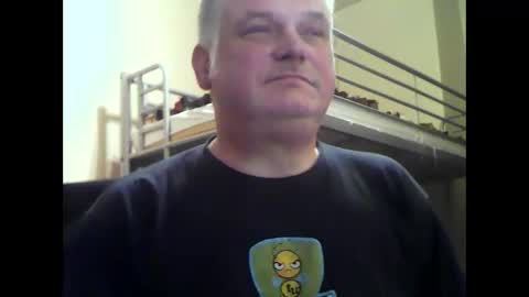 Snapshot of englishguysurrey chatting on November 26, 7:59 pm englishguysurrey online show from November 26, 7:59 pm