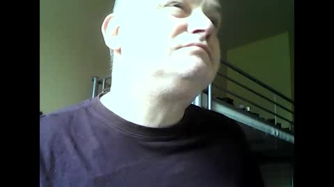 Snapshot of englishguysurrey chatting on June 11, 8:56 am englishguysurrey online show from June 11, 8:56 am