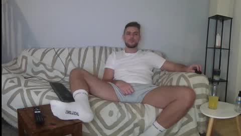 Snapshot of englishladxxx chatting on October 16, 1:39 am Englishladxxx online show from October 16, 1:39 am