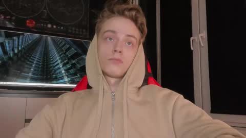 Snapshot of enkeer chatting on October 4, 2:42 am Enker online show from October 4, 2:42 am