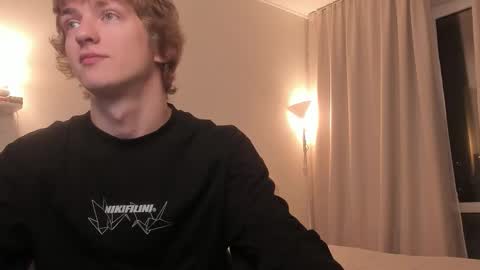 Snapshot of enkeer chatting on November 6, 5:47 pm Enker online show from November 6, 5:47 pm