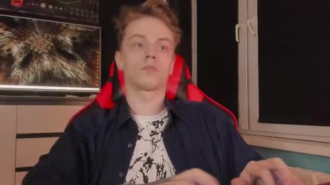 Snapshot of enkeer chatting on November 25, 2:33 am Enker online show from November 25, 2:33 am