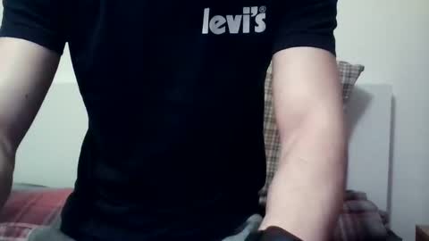 Snapshot of enoch98 chatting on February 26, 4:24 pm enoch98 online show from February 26, 4:24 pm