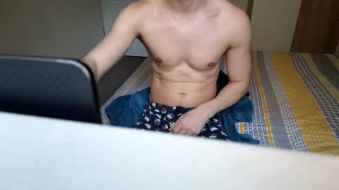 Snapshot of enoch98 chatting on March 10, 5:11 am enoch98 online show from March 10, 5:11 am