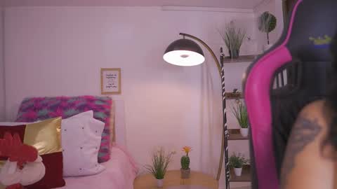 Snapshot of enola_holmes1 chatting on November 10, 12:26 pm enola holmes1 online show from November 10, 12:26 pm