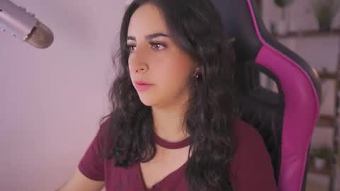 Snapshot of enola_holmes1 chatting on November 12, 12:05 pm enola holmes1 online show from November 12, 12:05 pm