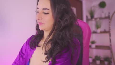 Snapshot of enola_holmes1 chatting on November 26, 12:28 pm enola holmes1 online show from November 26, 12:28 pm