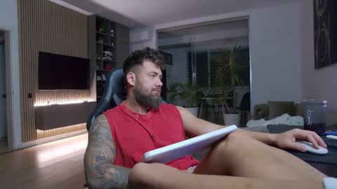 Erik online show from February 22, 7:58 pm