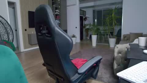 Erik online show from February 23, 10:09 pm