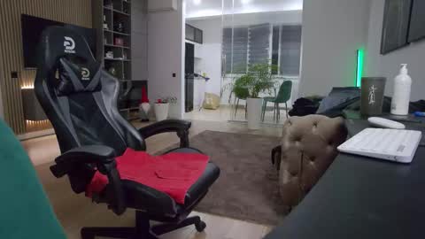 Erik online show from January 11, 9:31 pm